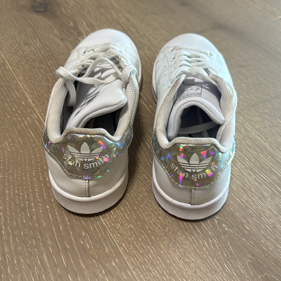 Adidas ‘Stan Smith’ Kids Sneakers size 4 - Picture 3 of 7